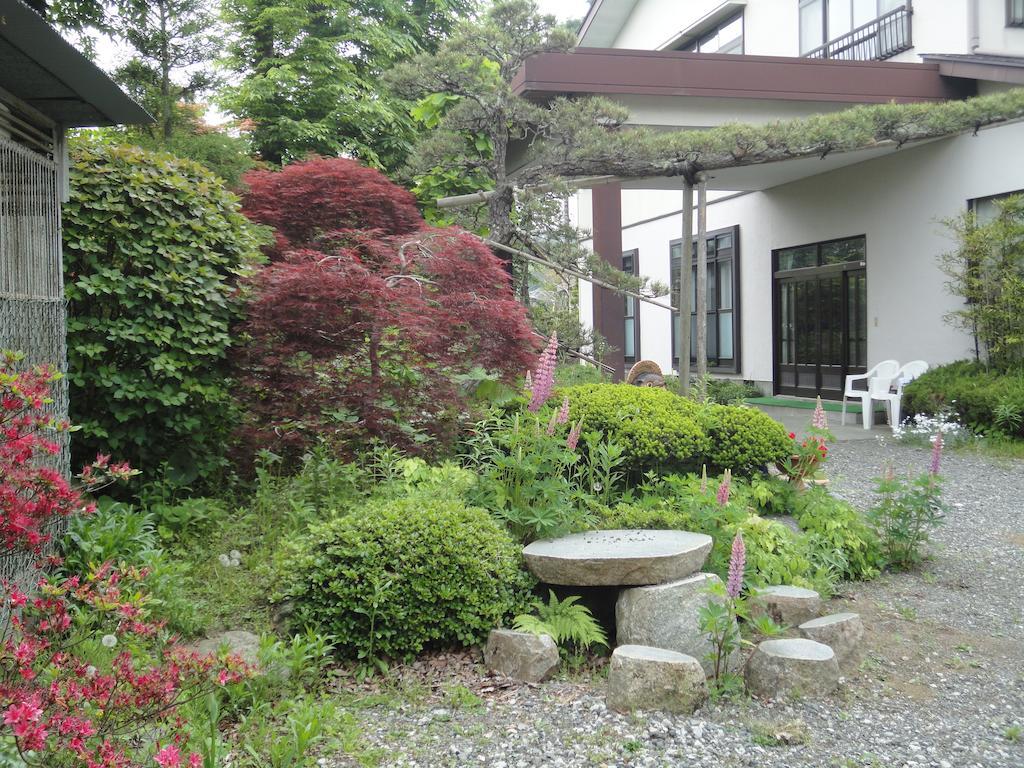 Yamanouchi Guest House Yamanakako Buitenkant foto